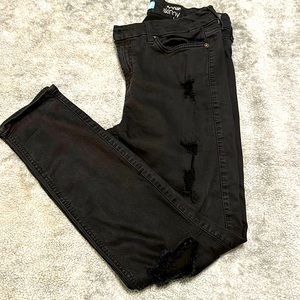 7 For All Mankind The Ankle Skinny. Black. Size 30.